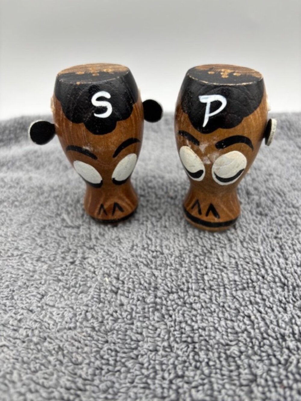 Hand Painted Vintage Wood Cow Face Salt/Peppers Shakers From Japan